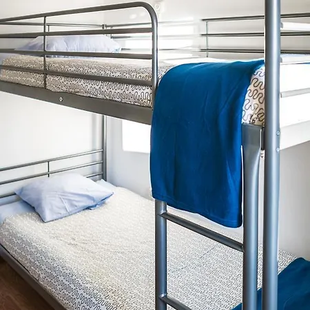 World Hostal *