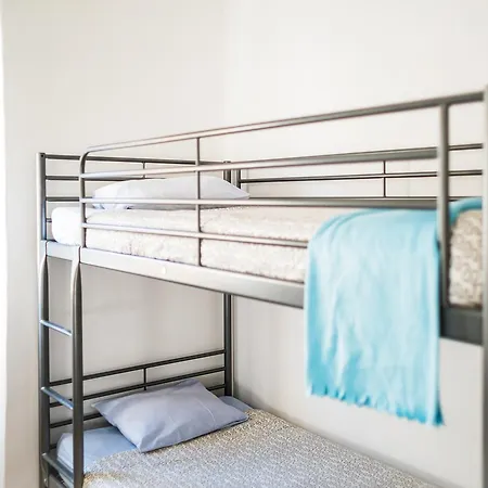 World Hostal *